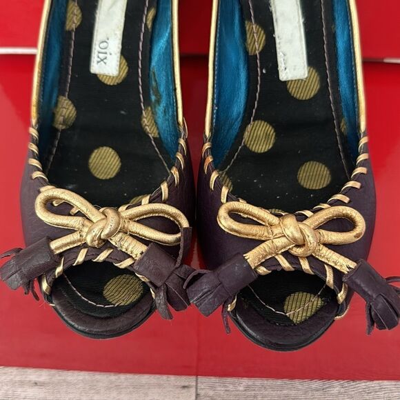 Christian Lacroix Peep Toe Heels Size 36 (US 6) - Picture 4 of 17